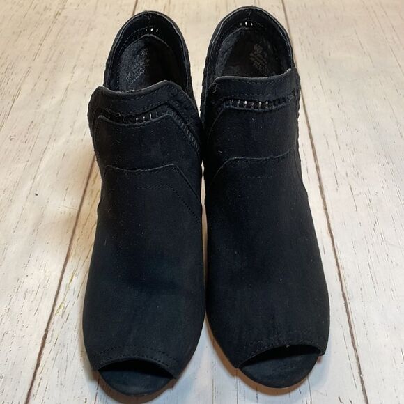 Fergalicious women’s black micro suede slip on booties/boots size 6 - Picture 5 of 12